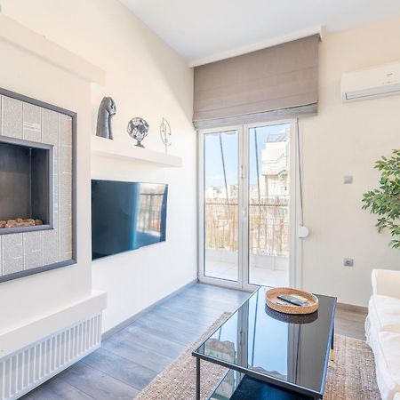 אתונה City Oasis: Newly Renovated 2Br Apt In City Center מראה חיצוני תמונה