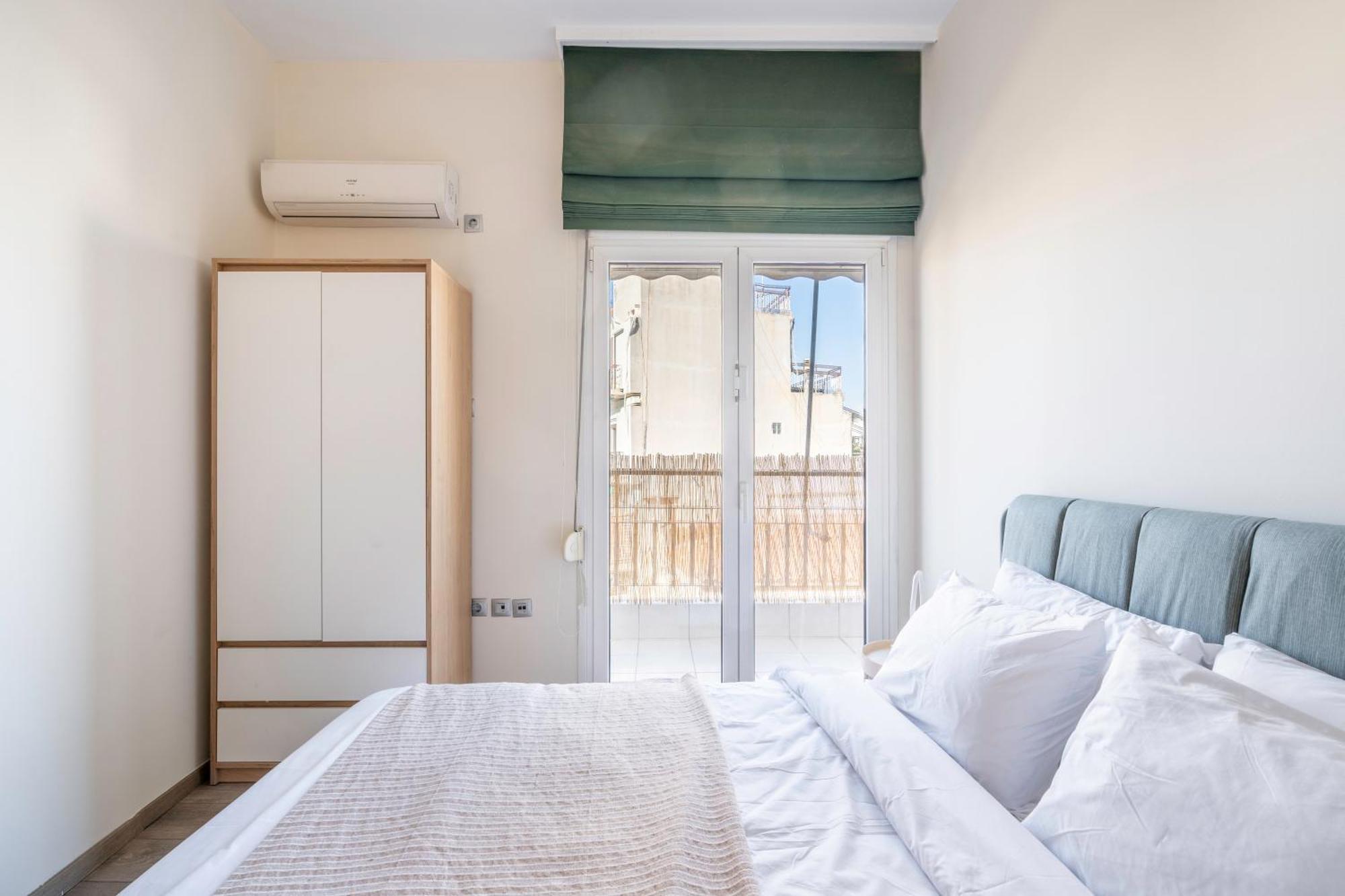 אתונה City Oasis: Newly Renovated 2Br Apt In City Center מראה חיצוני תמונה