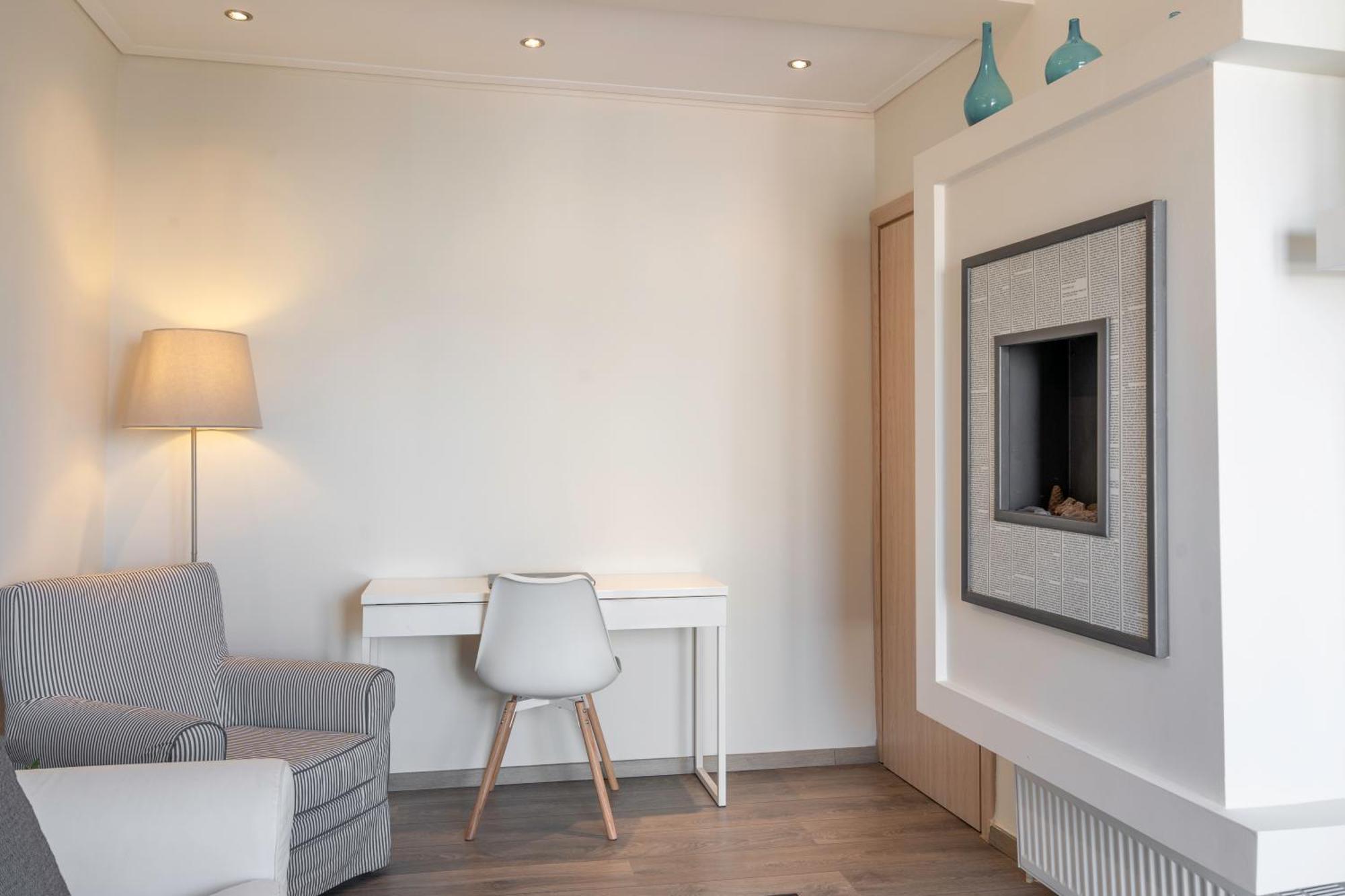 אתונה City Oasis: Newly Renovated 2Br Apt In City Center מראה חיצוני תמונה