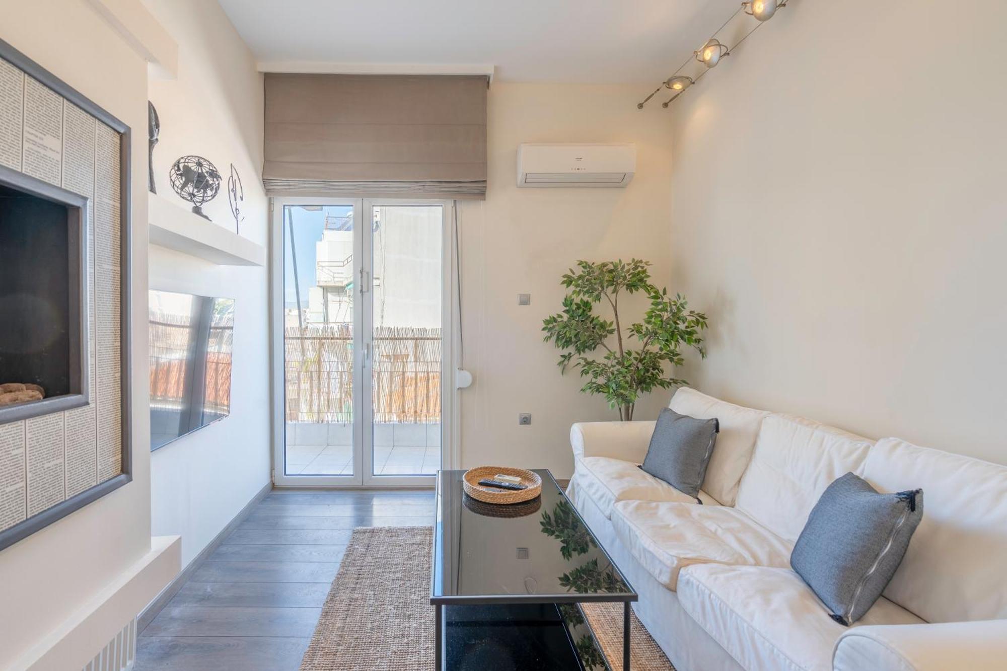 אתונה City Oasis: Newly Renovated 2Br Apt In City Center מראה חיצוני תמונה